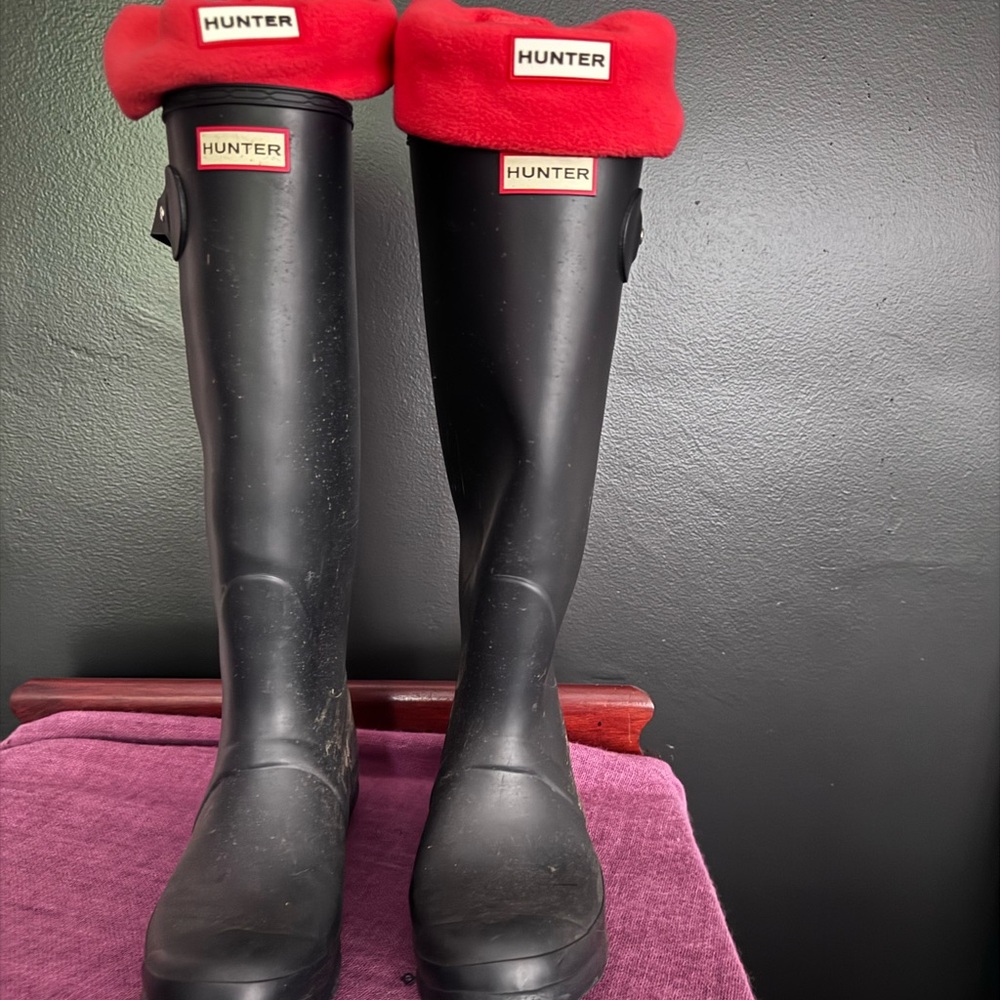 Hunter Navy blue Rain Boots with Red Accents and Red fleece socks